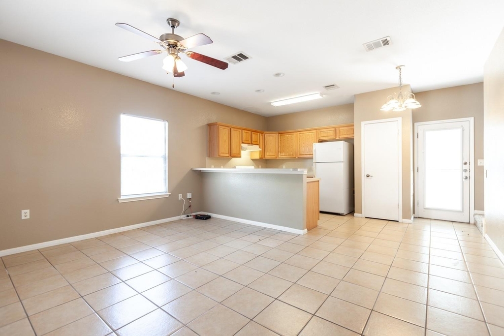 2326 Webberville Rd - Photo 5