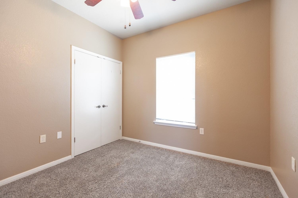 2326 Webberville Rd - Photo 9