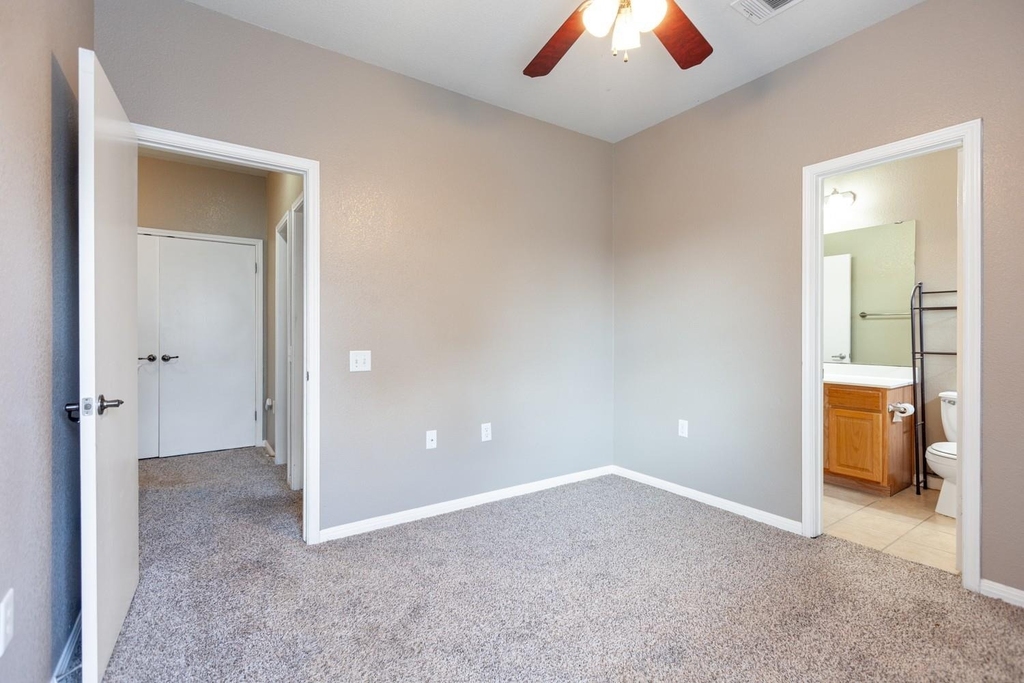 2326 Webberville Rd - Photo 13