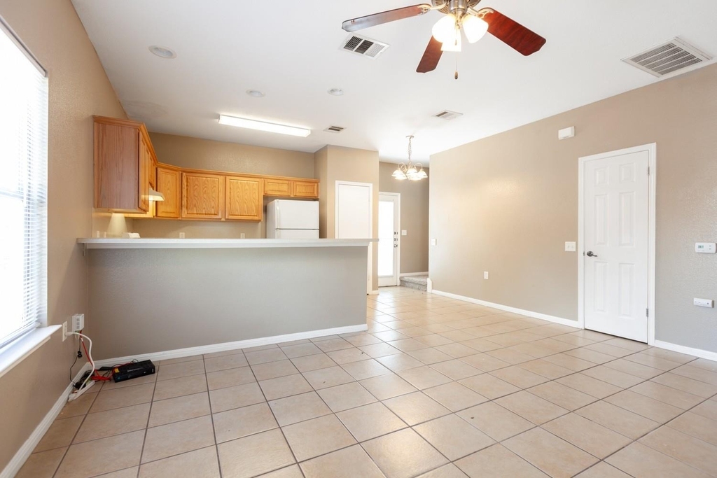 2326 Webberville Rd - Photo 6