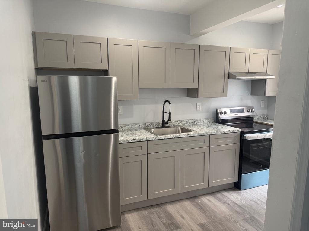 307 Spring Street - Photo 3