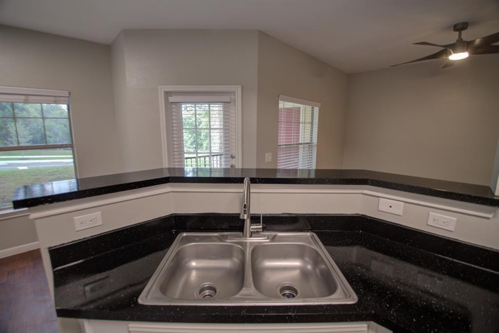 2320 Gracy Farms Ln, 514 - Photo 8