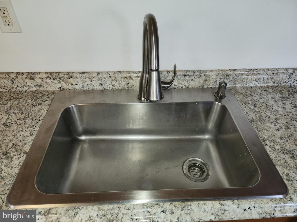 144 North Ave Apt A - Photo 6