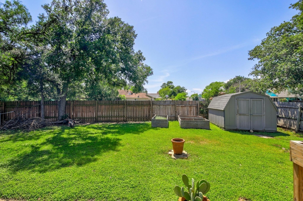 709 Sapling Cv - Photo 24