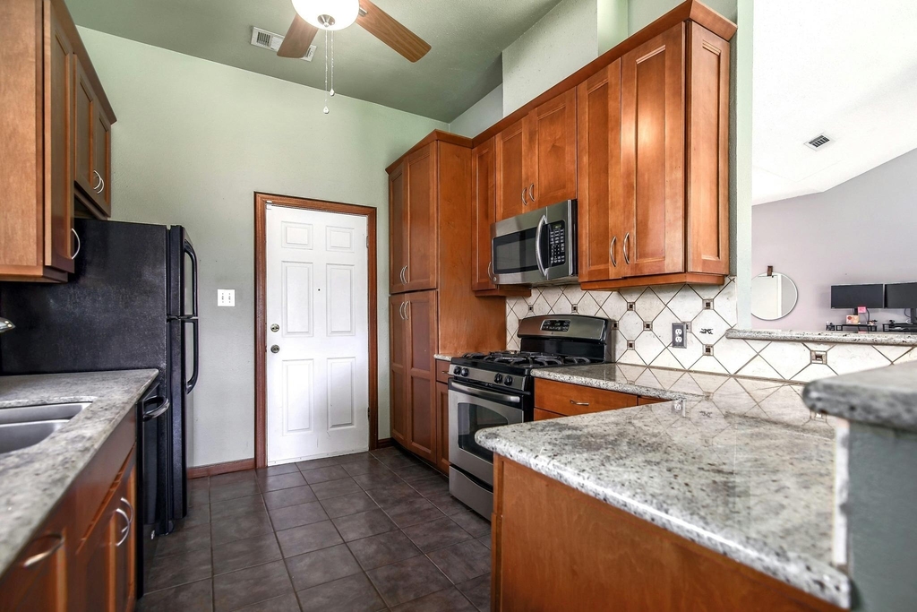 709 Sapling Cv - Photo 14