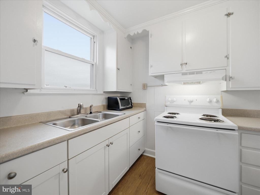 310 N Potomac Street - Photo 7