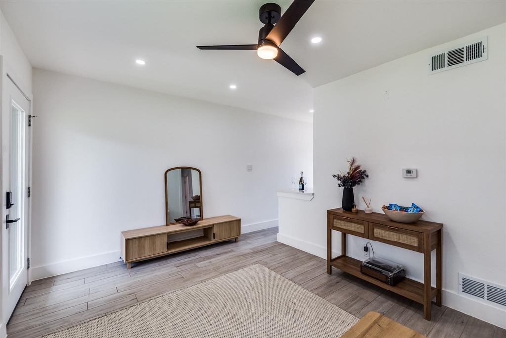 1200 E 52nd St - Photo 13