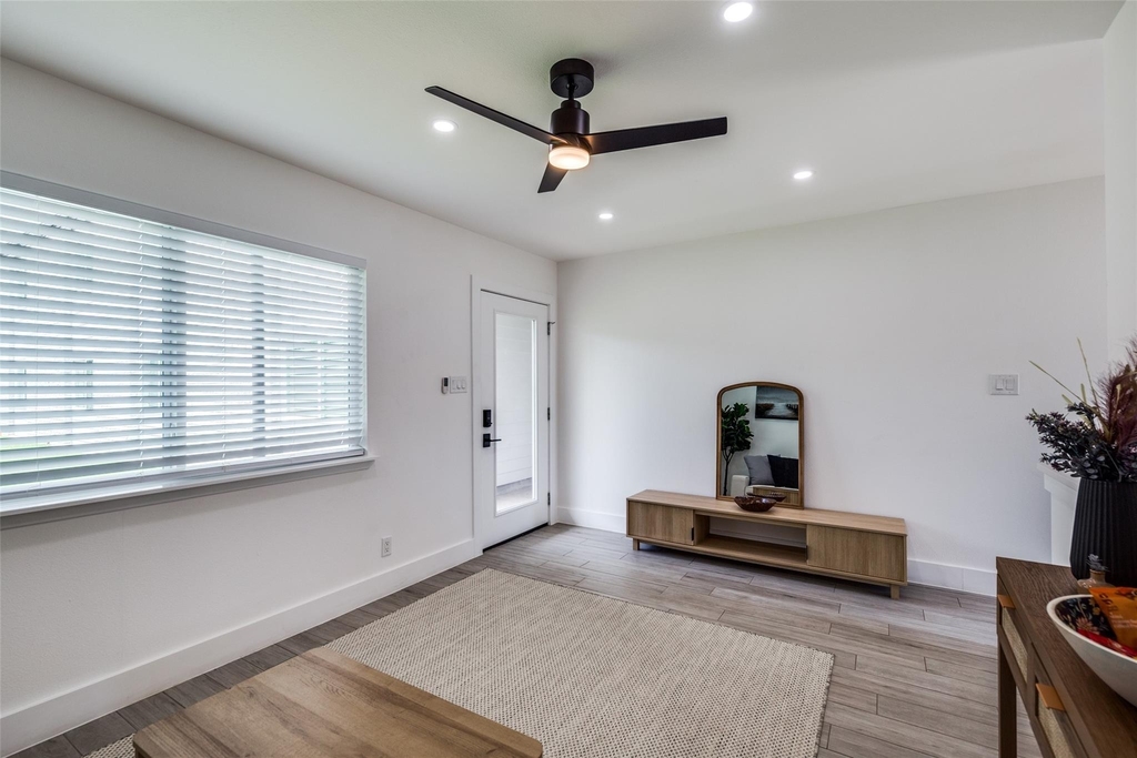 1200 E 52nd St - Photo 12
