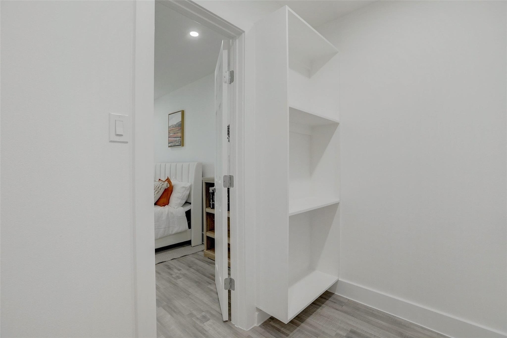 1200 E 52nd St - Photo 19