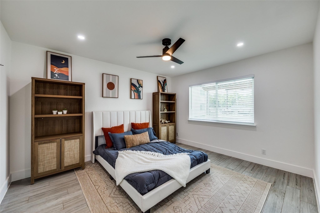 1200 E 52nd St - Photo 16