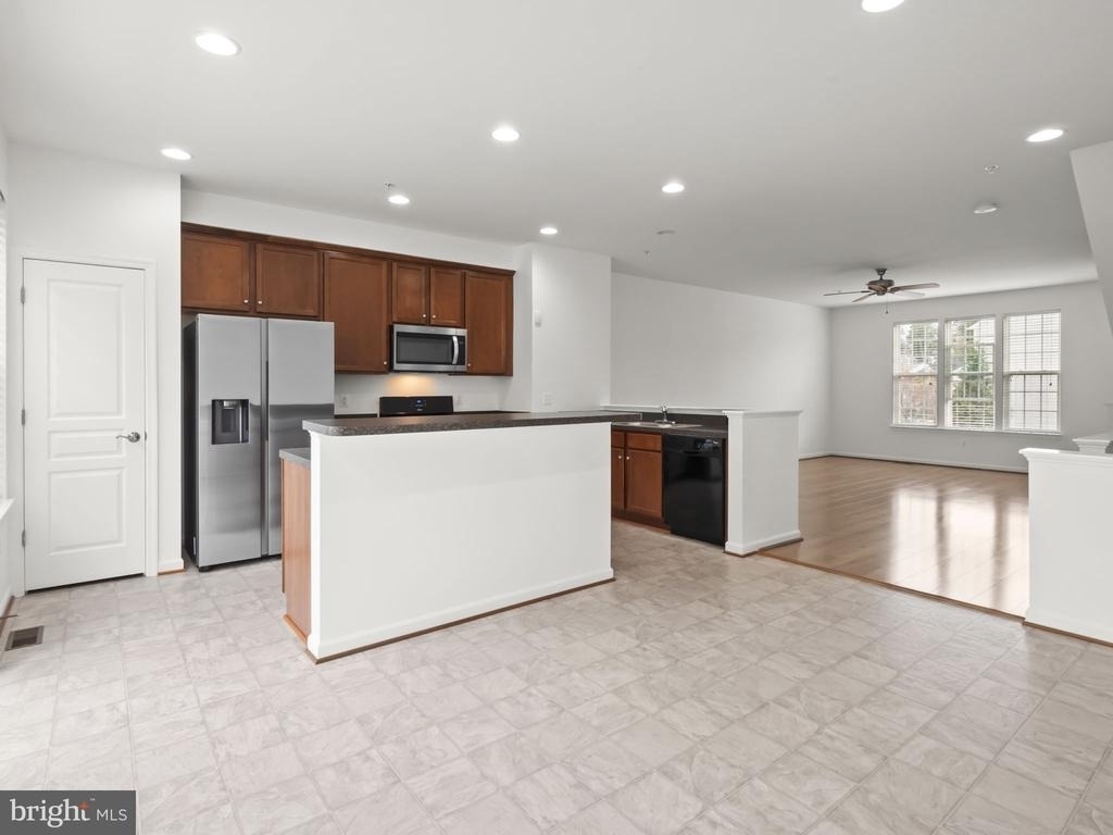 43578 Marguerite Way - Photo 6