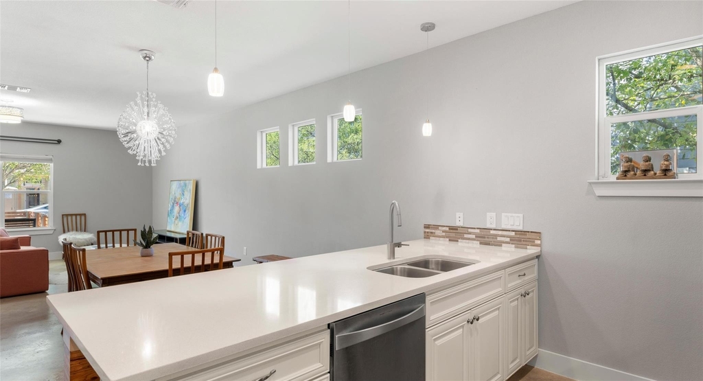 3104 Neal St - Photo 13