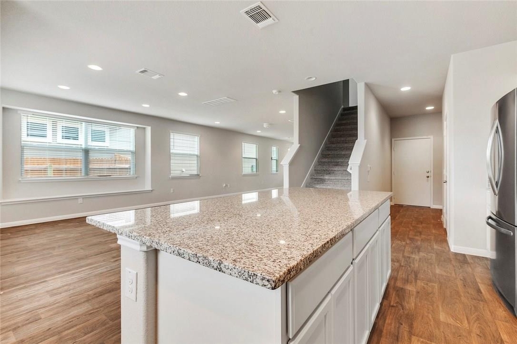 14505 Frankel Loop - Photo 8