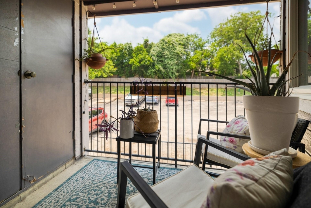 1840 Burton Dr - Photo 17