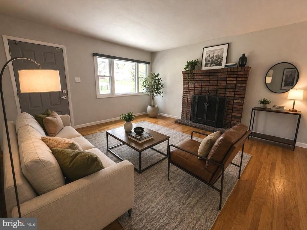 3131 82nd - Photo 1