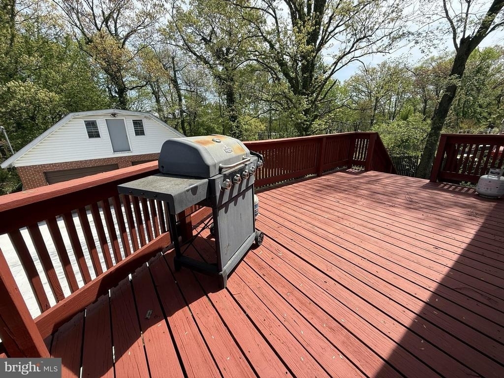 3131 82nd - Photo 10
