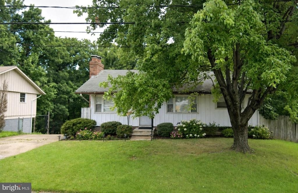 3131 82nd - Photo 0