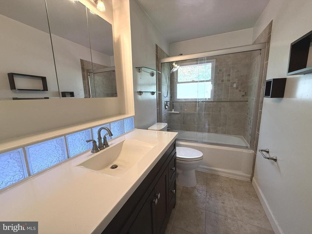 3131 82nd - Photo 6