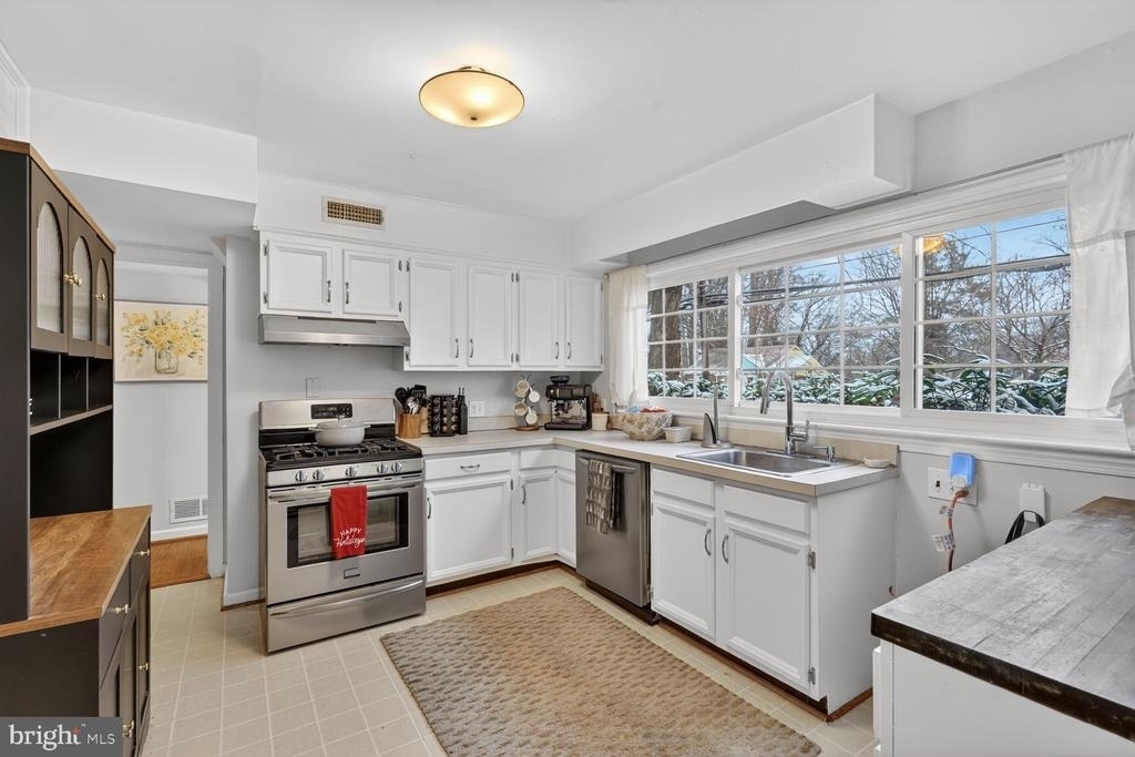 2802 Dawson Avenue - Photo 2