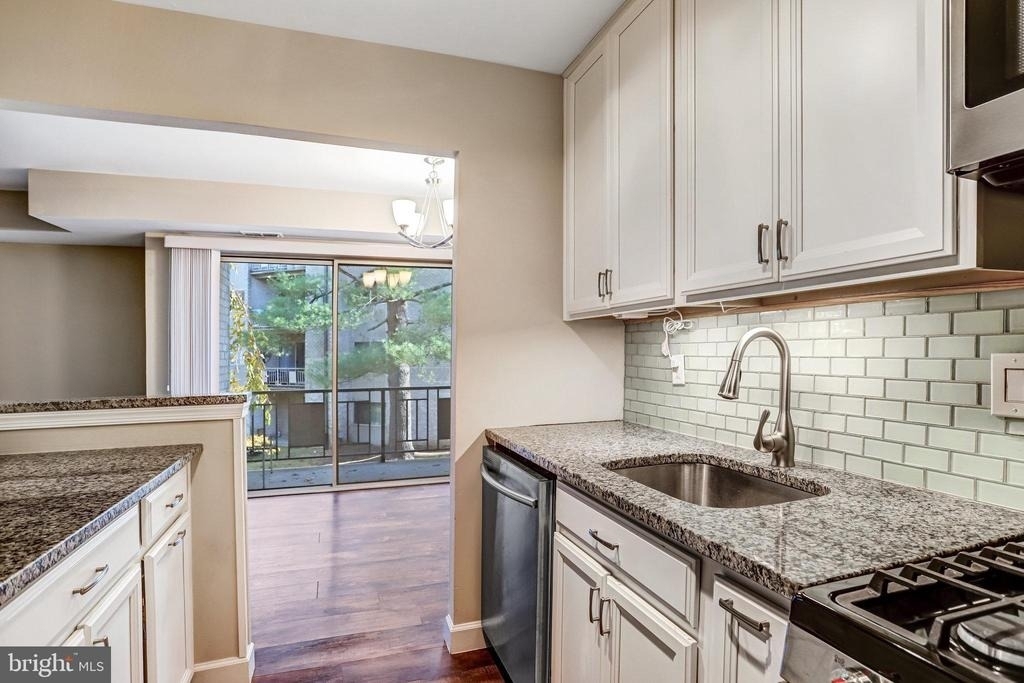 12215 Braxfield Court - Photo 13