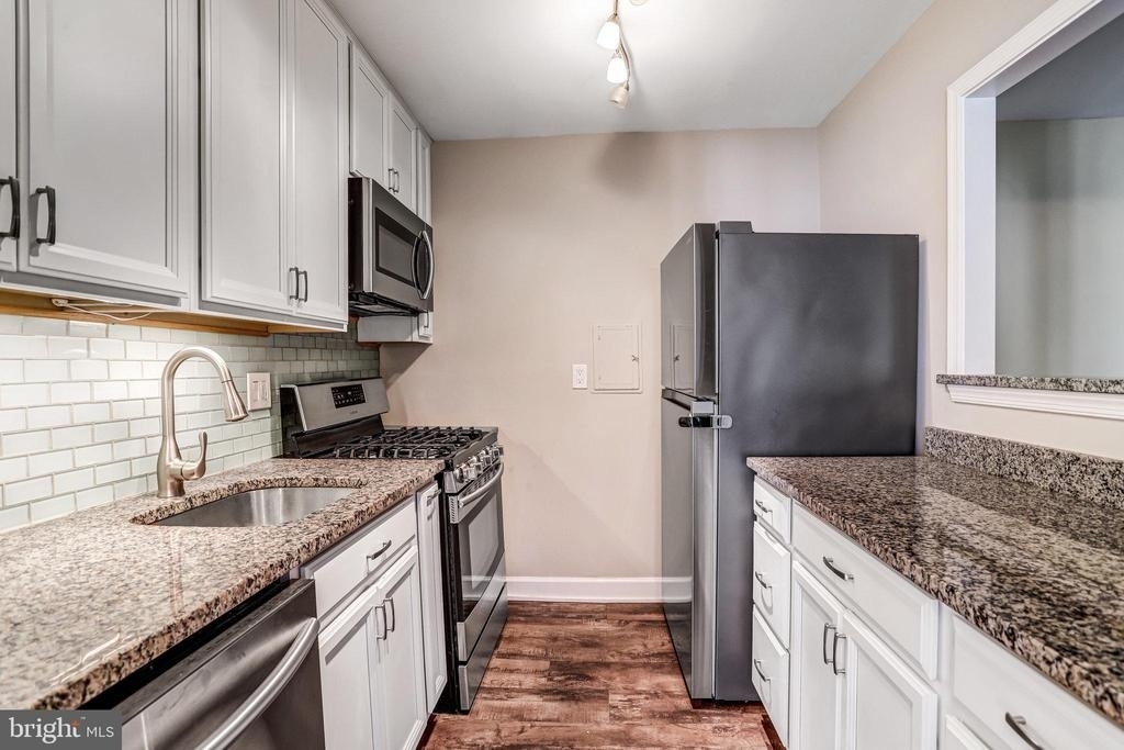 12215 Braxfield Court - Photo 15