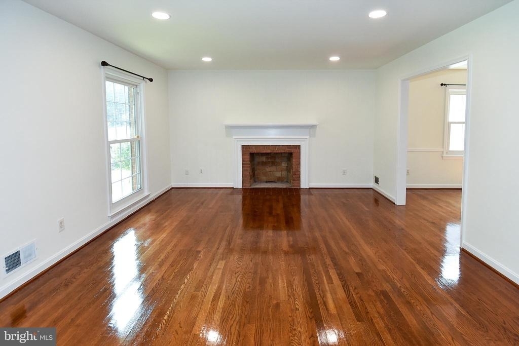 7513 Sebago Road - Photo 10