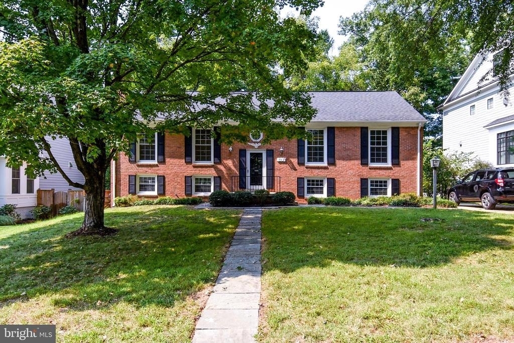 7513 Sebago Road - Photo 3