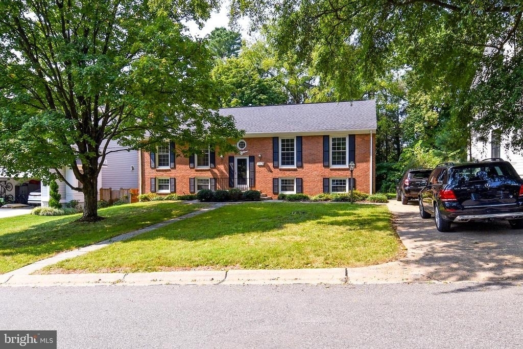 7513 Sebago Road - Photo 2
