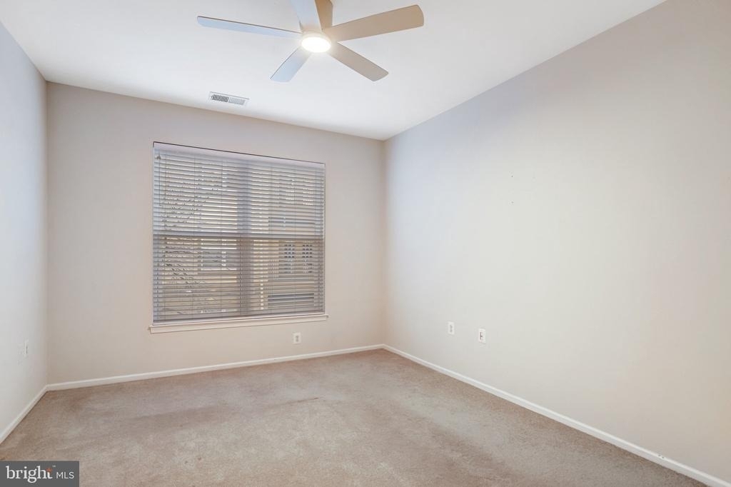 11800 Old Georgetown Road - Photo 32
