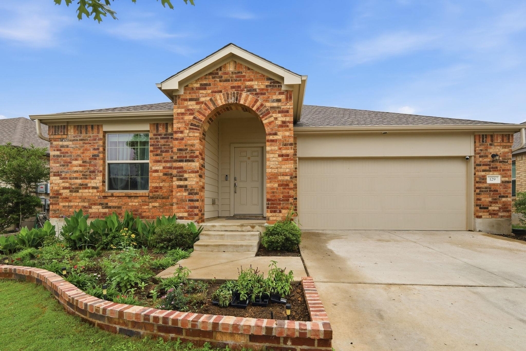 129 Esparza Dr - Photo 0