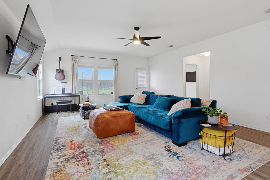 129 Esparza Dr - Photo 3
