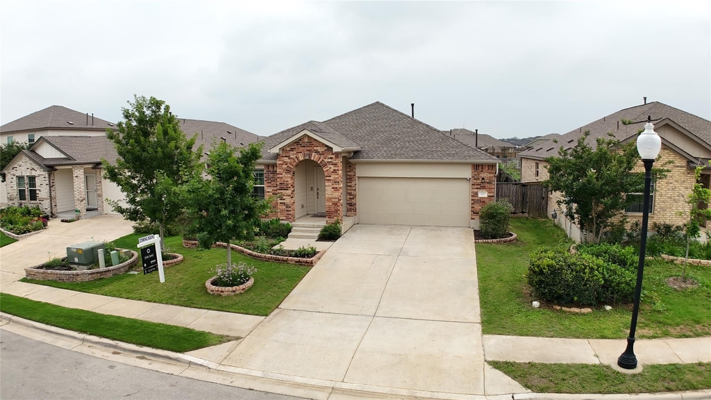 129 Esparza Dr - Photo 1