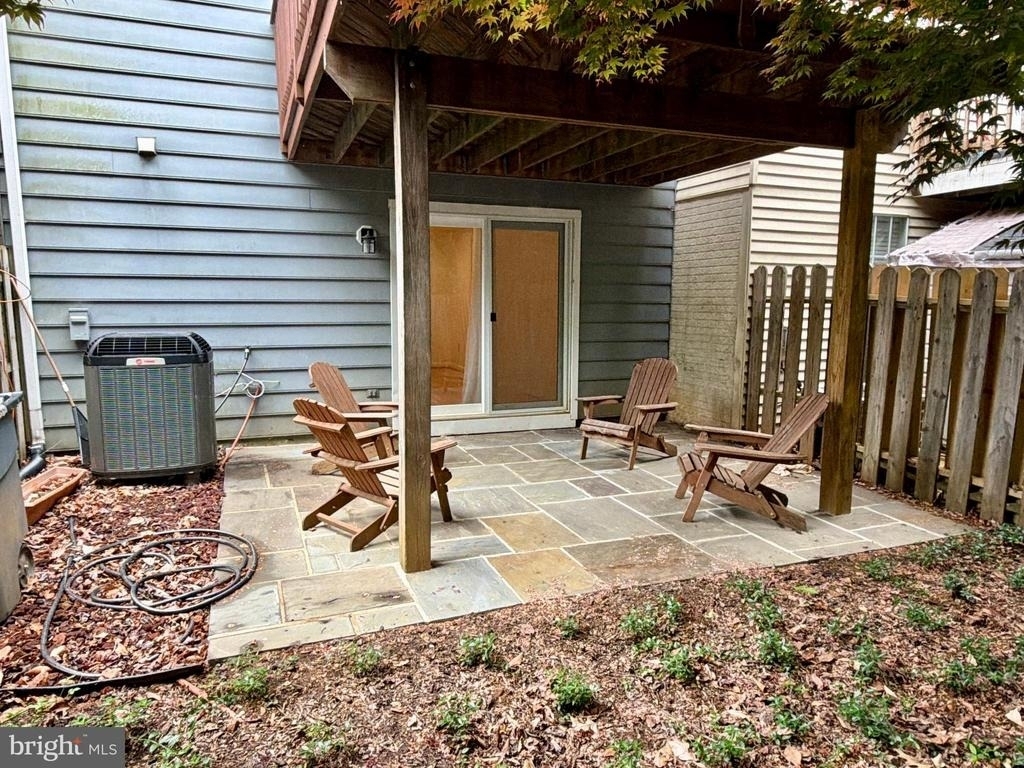 9619 Glendower Court - Photo 24