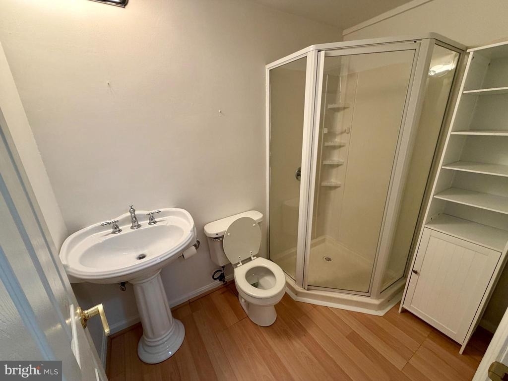 9619 Glendower Court - Photo 16