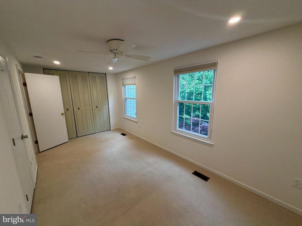 9619 Glendower Court - Photo 10