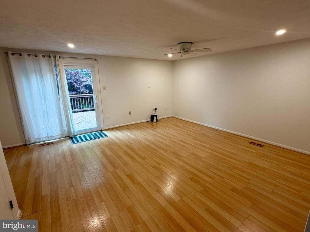 9619 Glendower Court - Photo 4