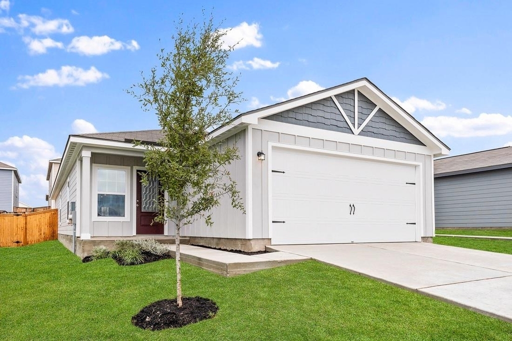 120 Morrison Dr - Photo 0