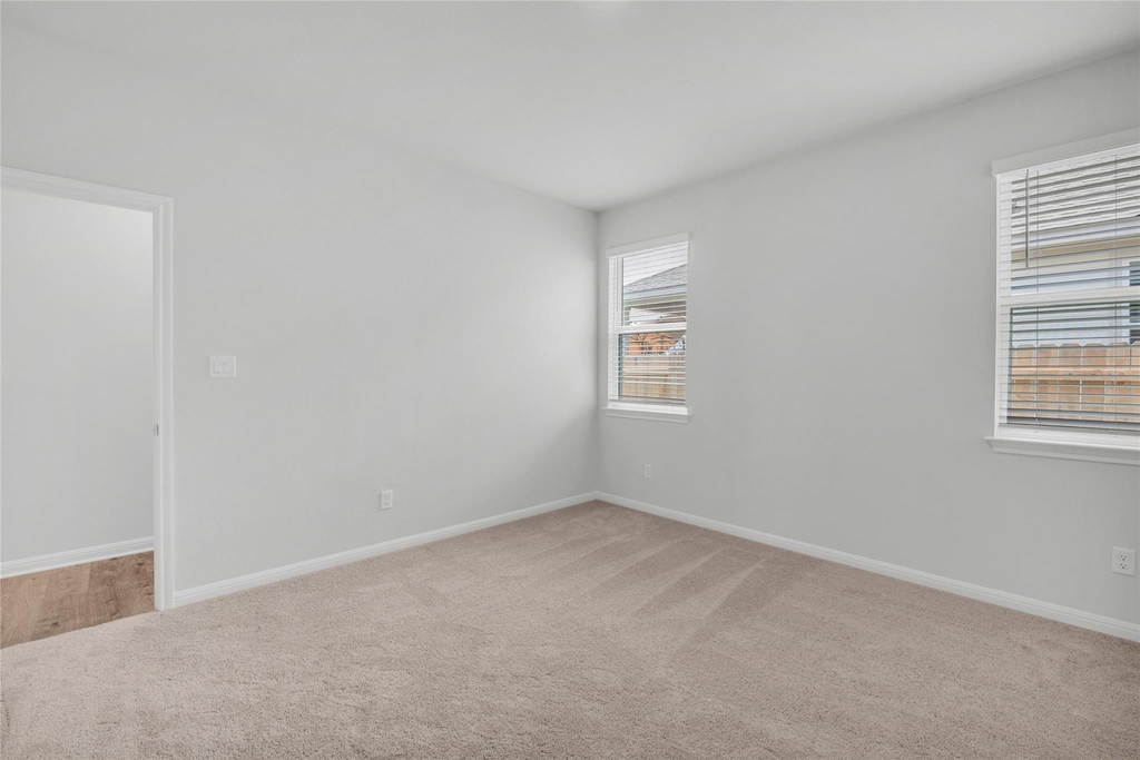2412 Ekvall Dr - Photo 5