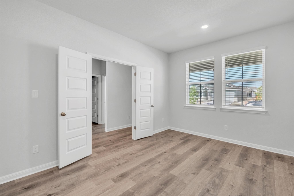 2412 Ekvall Dr - Photo 9
