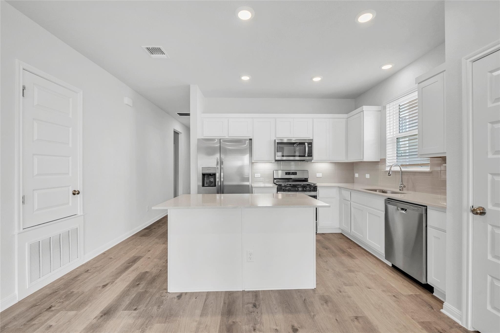 2412 Ekvall Dr - Photo 2