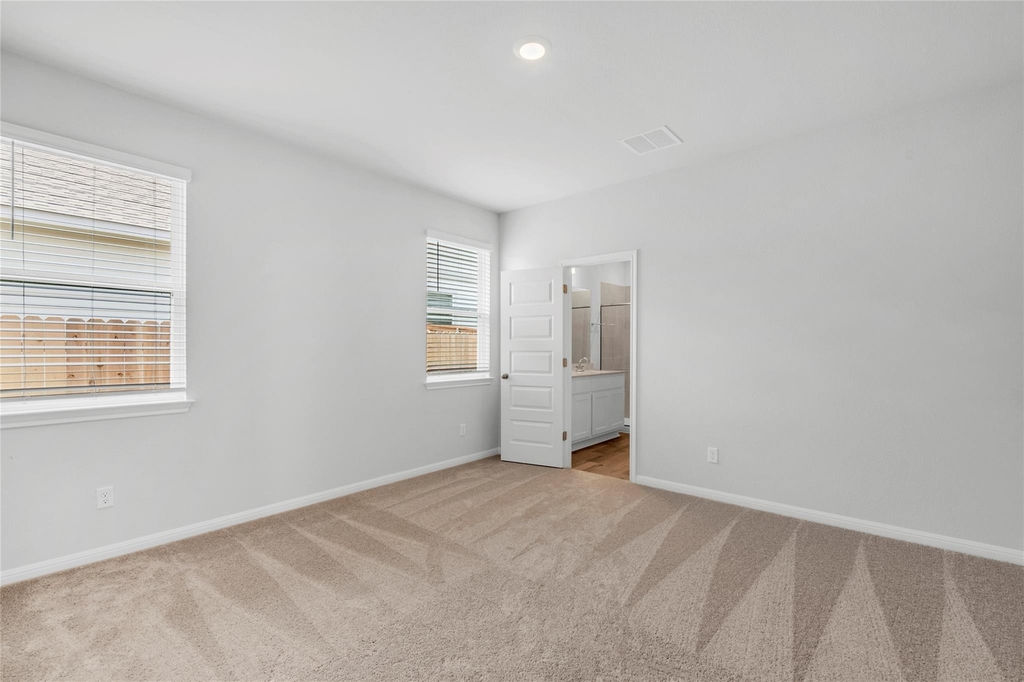2412 Ekvall Dr - Photo 6