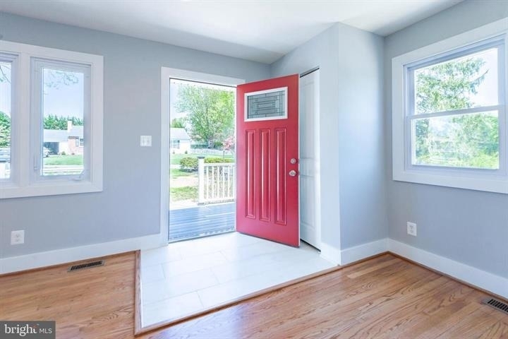 105 Meadow Road - Photo 3