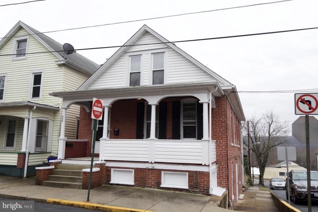 540 Brunswick Street - Photo 0