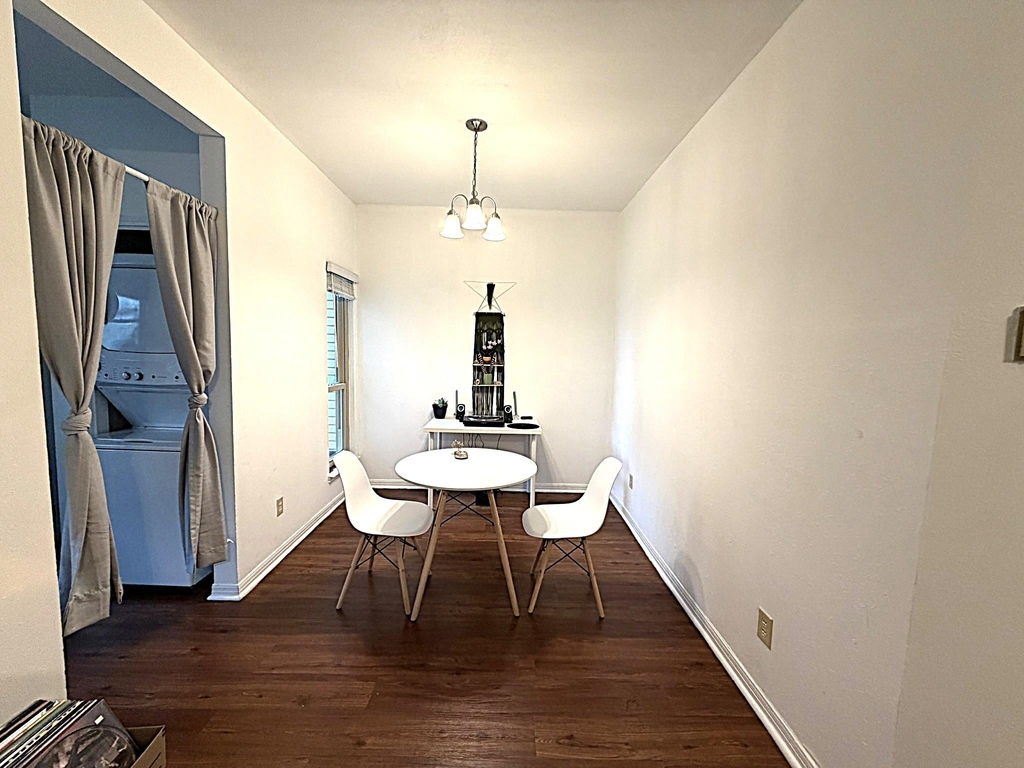 310 Pat Garrison St - Photo 5