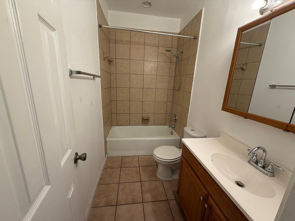 310 Pat Garrison St - Photo 12