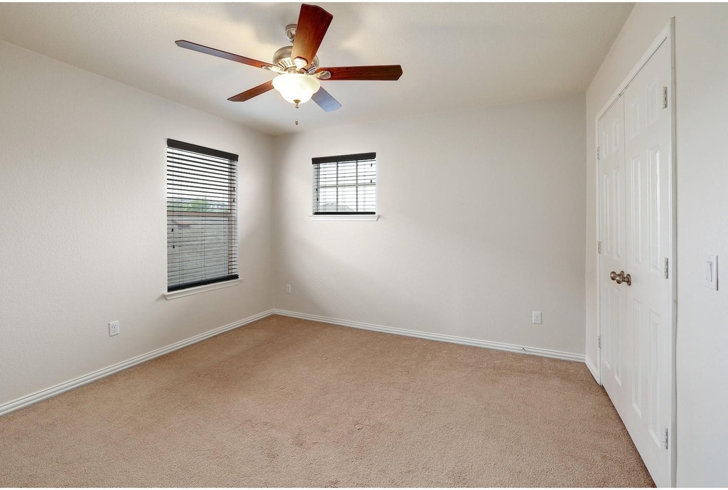 16021 Travesia Way - Photo 17