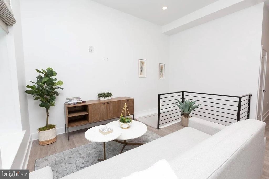 1742 Fleet Street - Photo 5