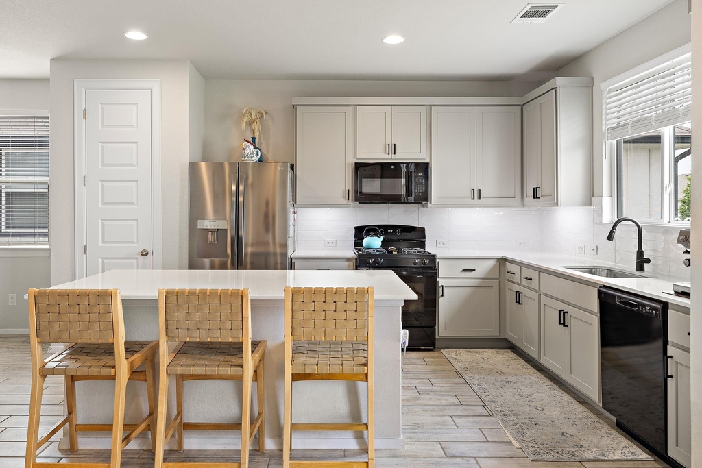 109 Fabion St - Photo 5
