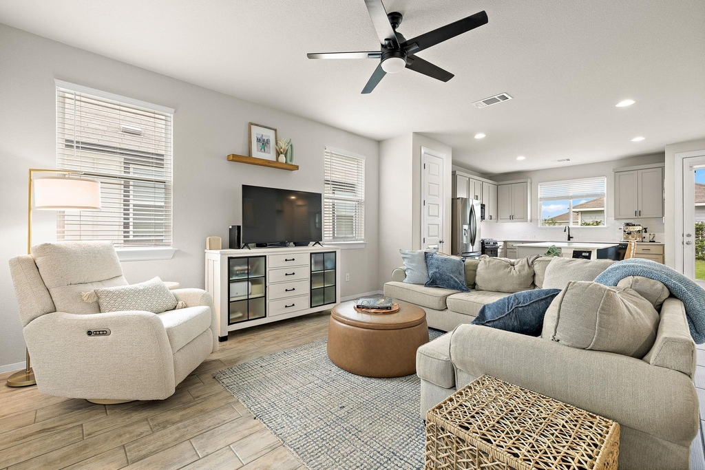 109 Fabion St - Photo 2