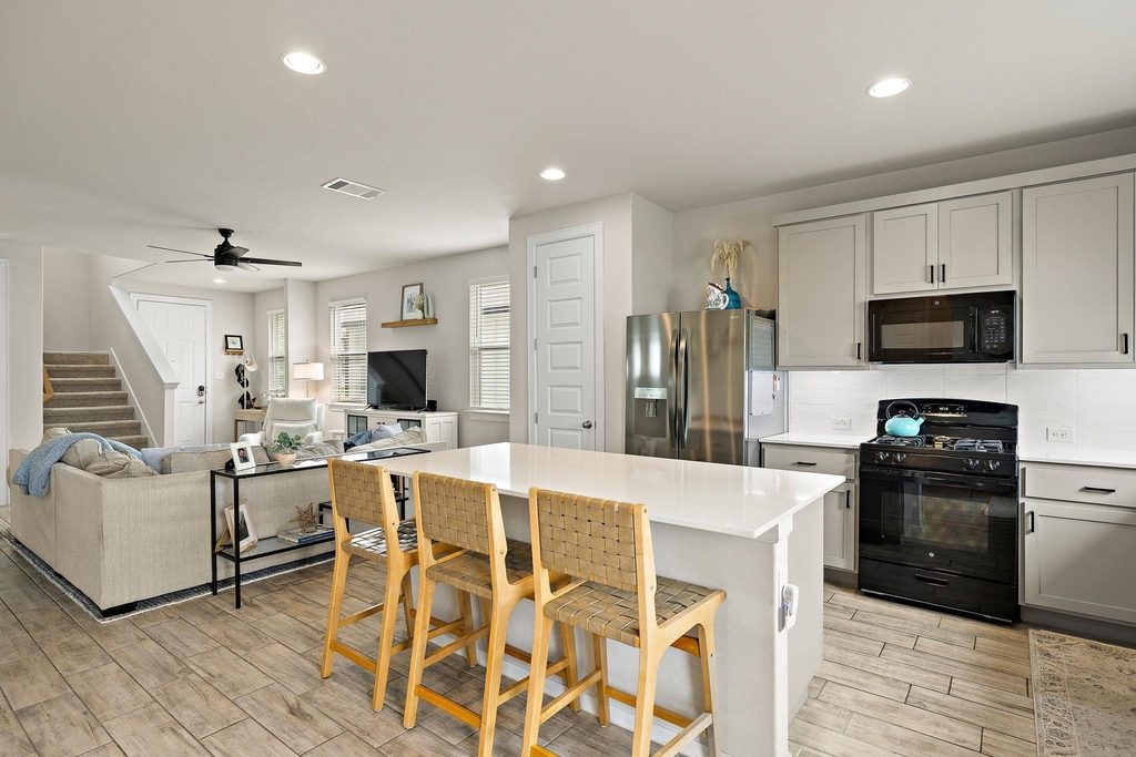 109 Fabion St - Photo 3